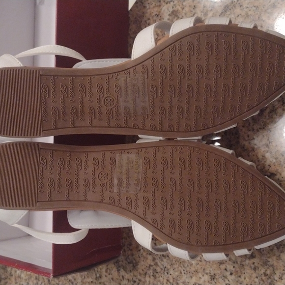 Breckelle's shoes size 8.5 - Picture 3 of 6